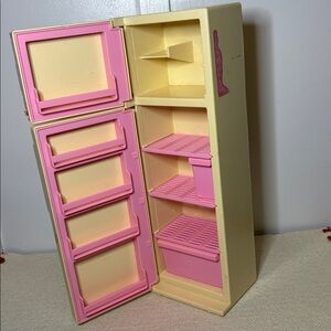Vintage Barbie 1987 Refrigerator Freezer